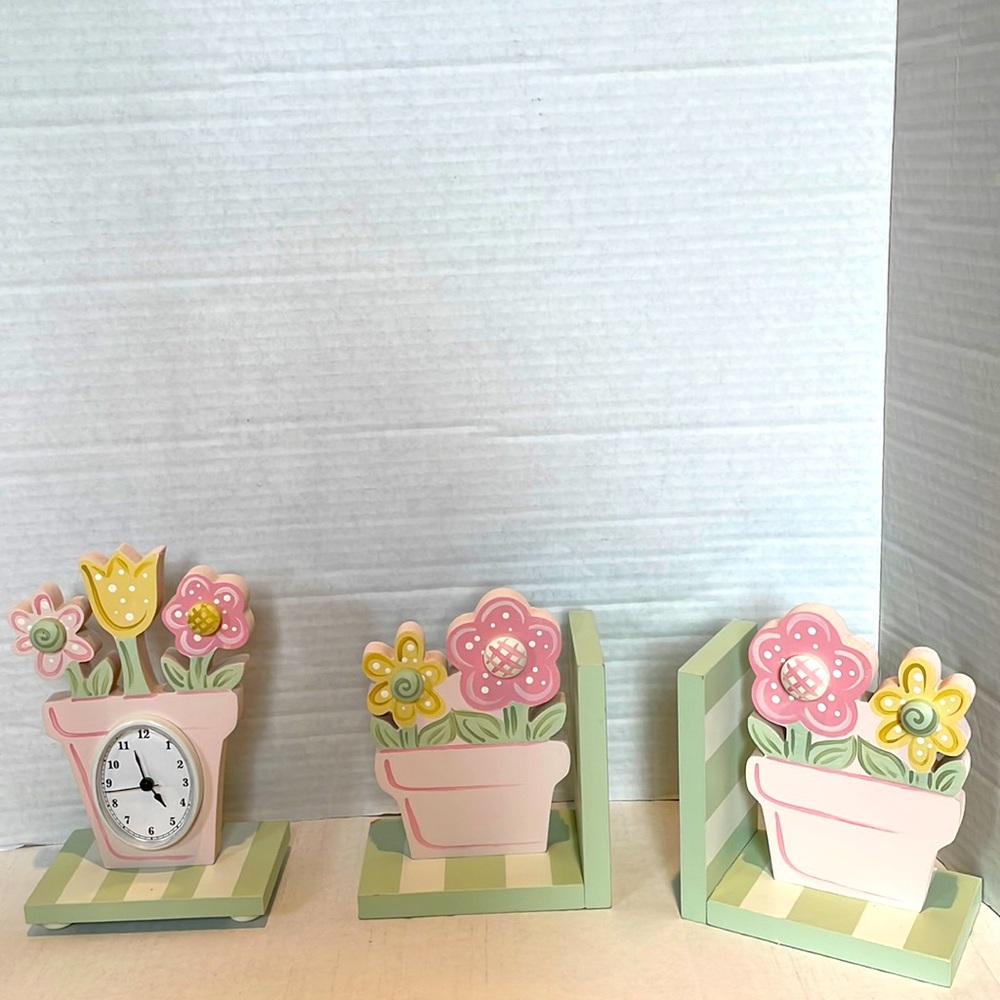 Handcrafted Girls Room Flower Book End and Clock Decor Set